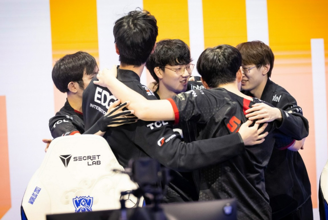 巨大压力 巨大压力