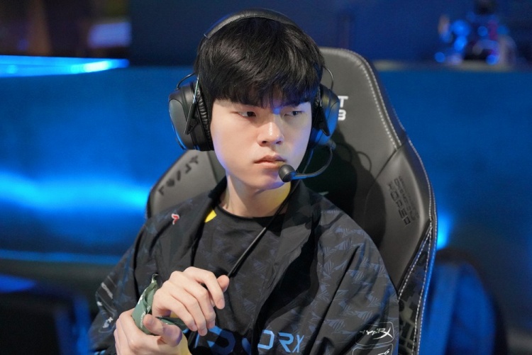 费巨额资金 费巨额资金