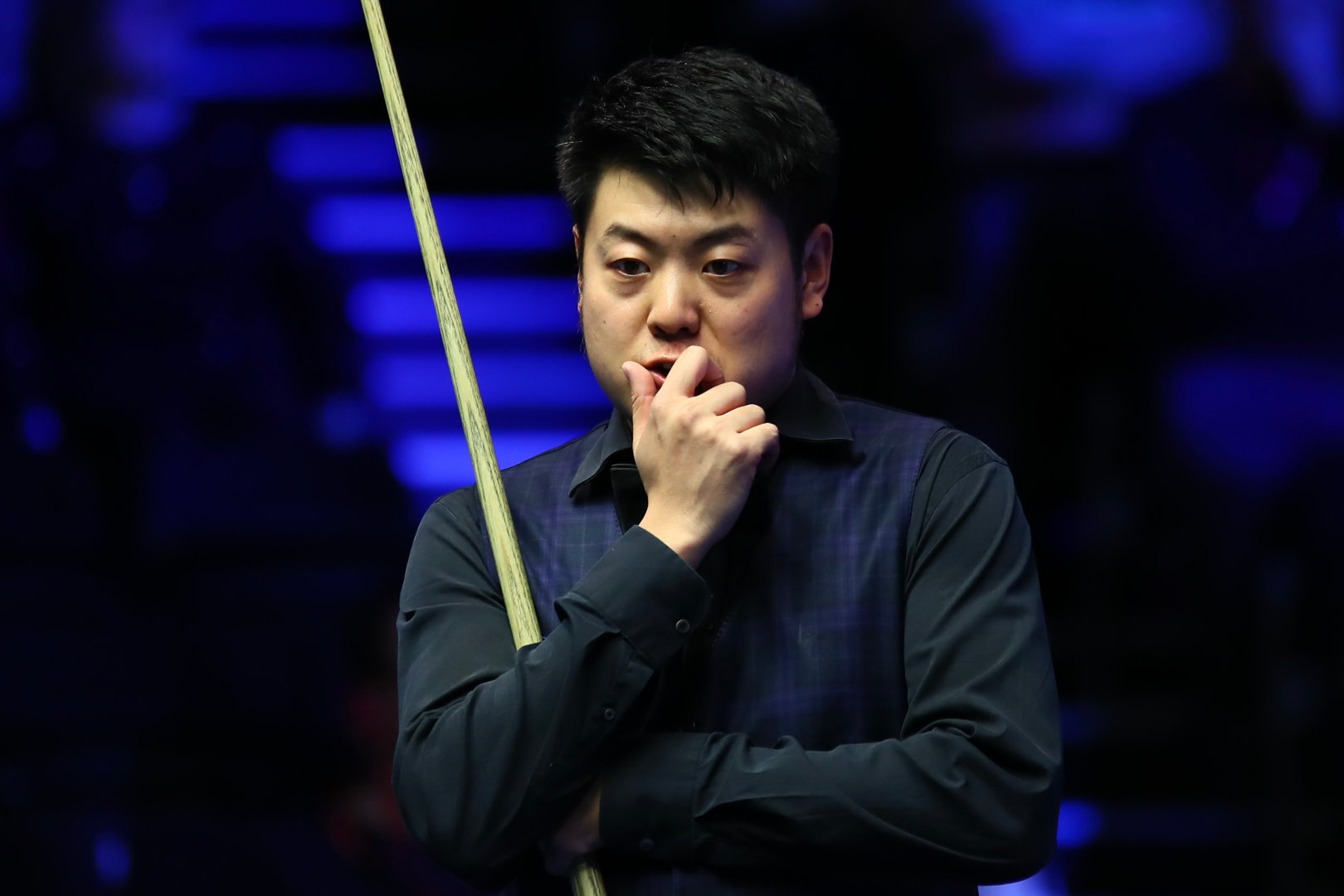 显得格格不 显得格格不