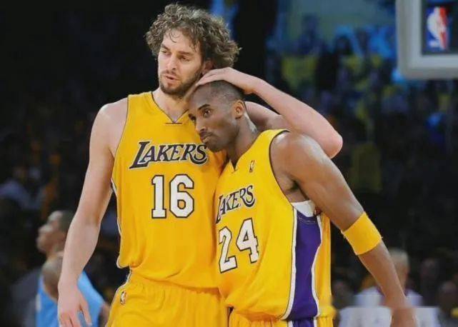 很多球迷在 很多球迷在